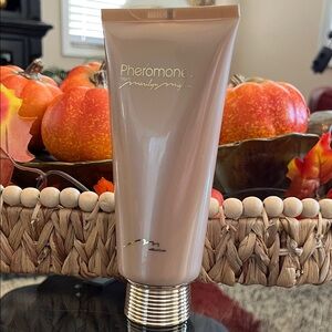Pheromone Super Rich Hand Cream